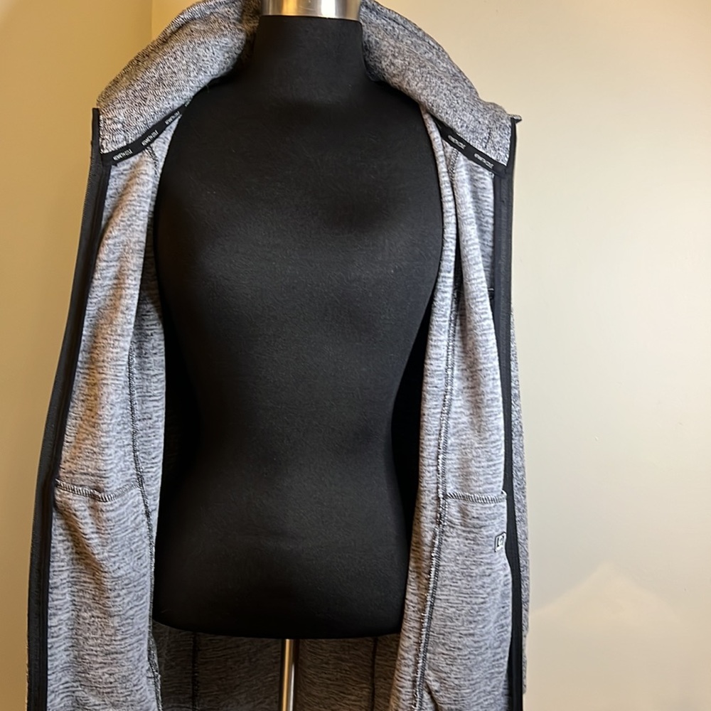 Kenneth Cole - Picture 8 of 12